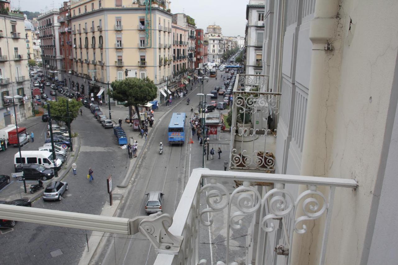Guest house In Bb - 1 Bed In Basic 6 Bed Female Share Bathroom Naples